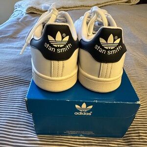 Adidas Stan Lee size 4 1/2 (Women’s 6 1/2)